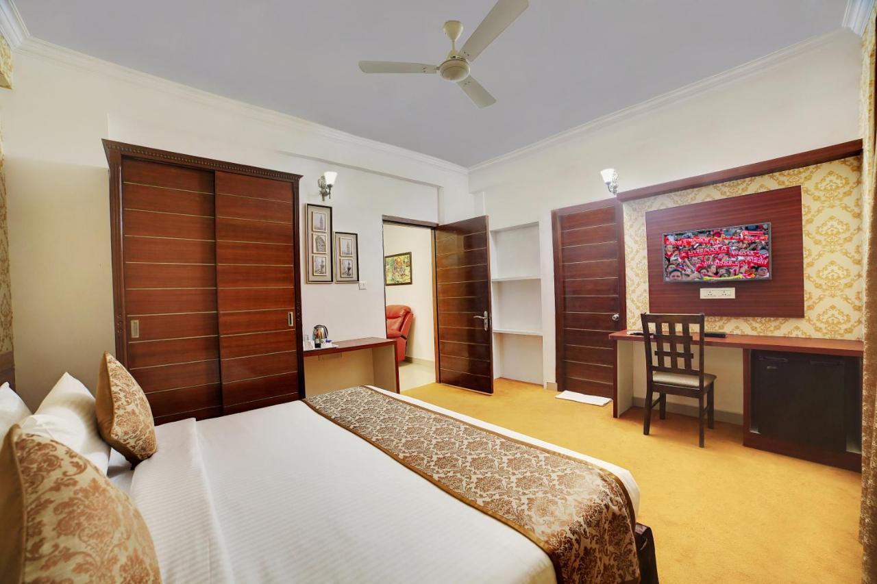 The Liverpool Blue Hotels Bangalore Ngoại thất bức ảnh