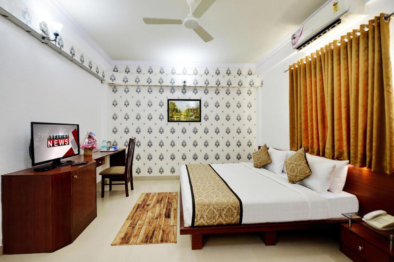 The Liverpool Blue Hotels Bangalore Ngoại thất bức ảnh