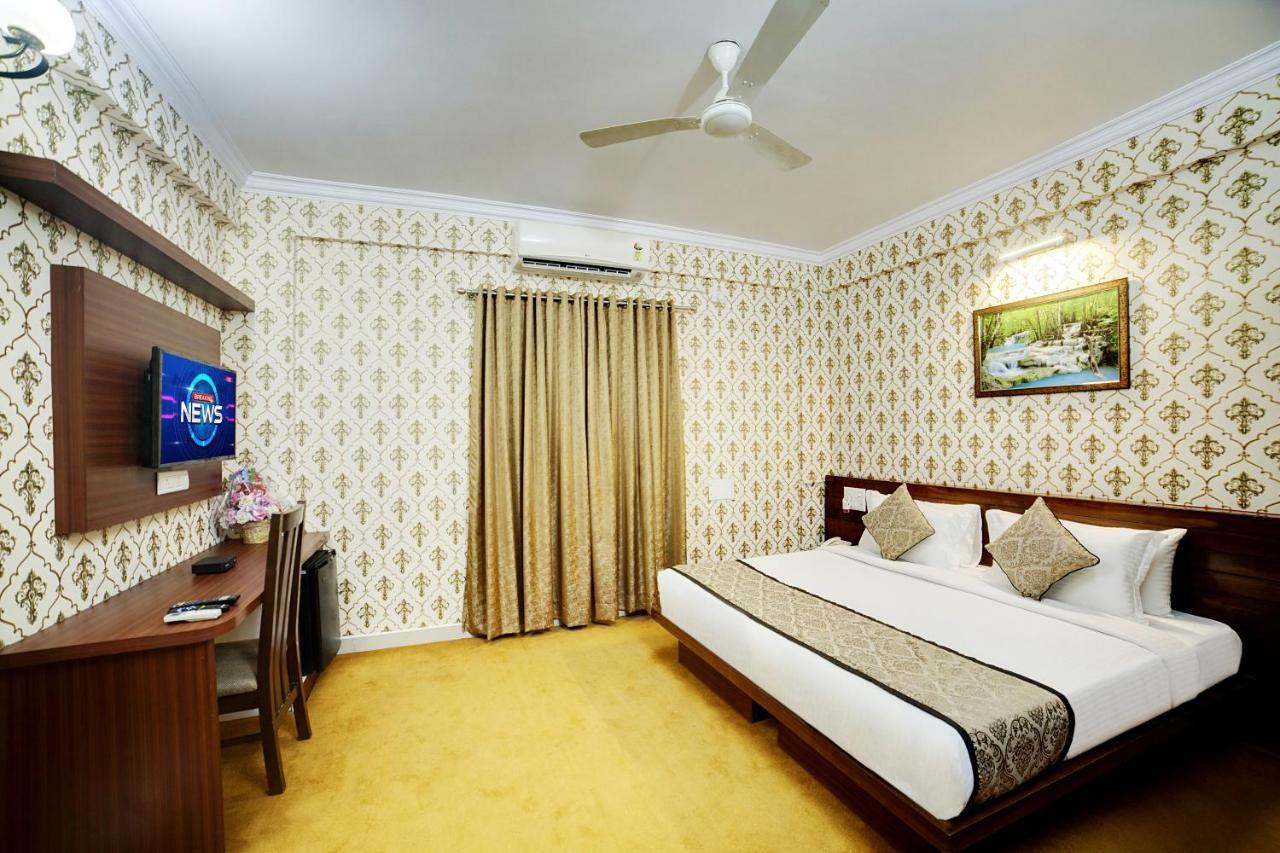 The Liverpool Blue Hotels Bangalore Ngoại thất bức ảnh